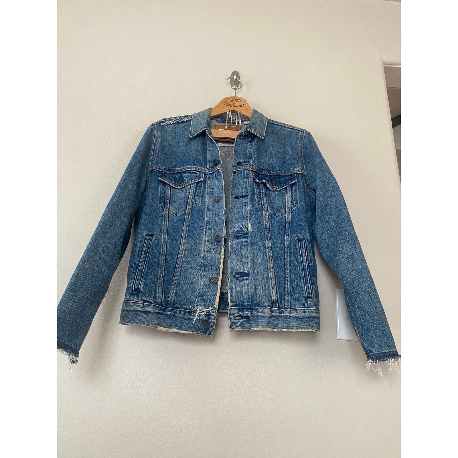 Levi's Levis Big E Reproduction Distressed Raw Hem M Trucker Jacket Size US M / EU 48-50 / 2 - 1 Thumbnail