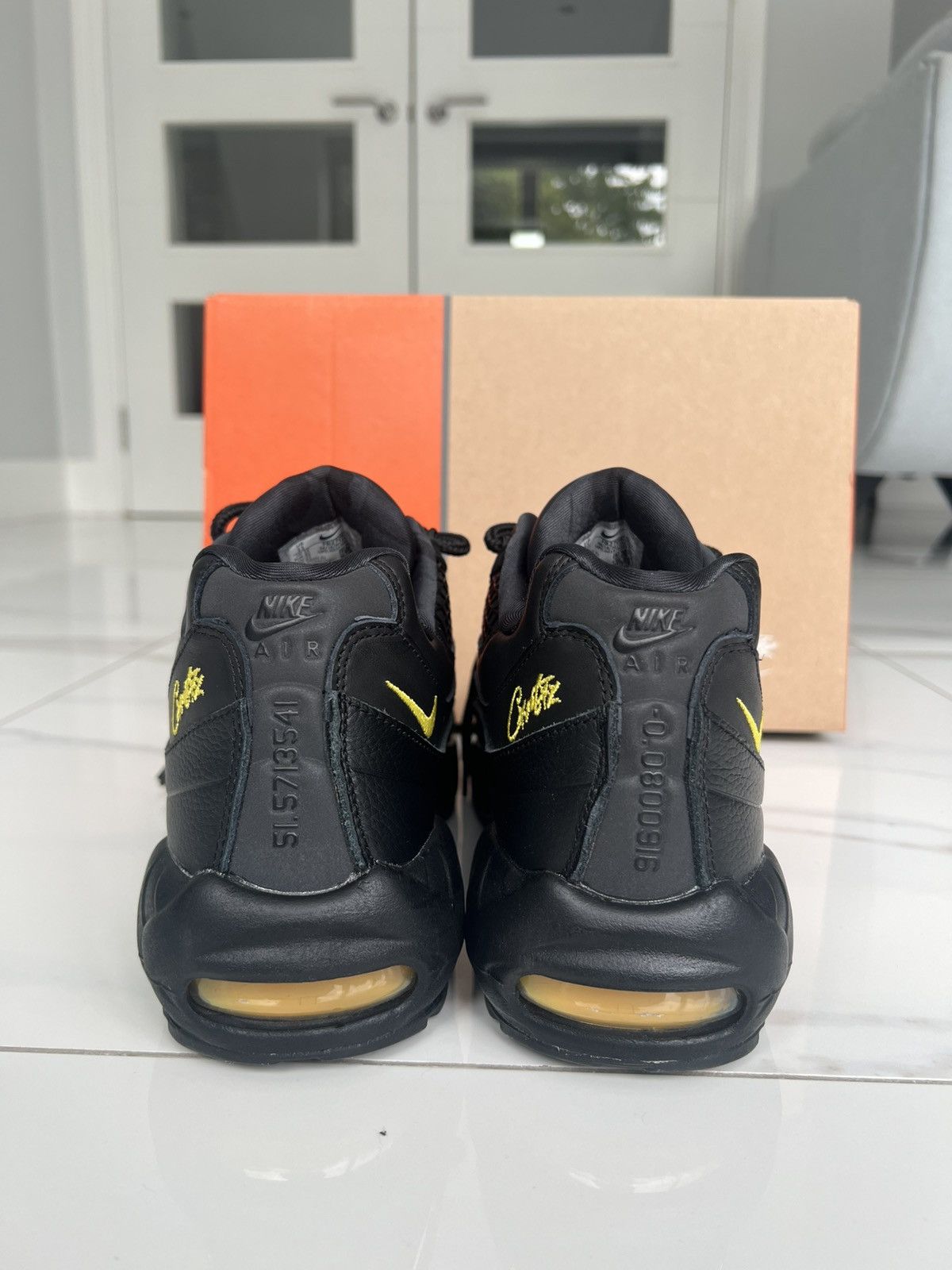 Corteiz × Nike Corteiz Air Max 95 Honey Blacks Size US 11 / EU 44 - 4 Thumbnail
