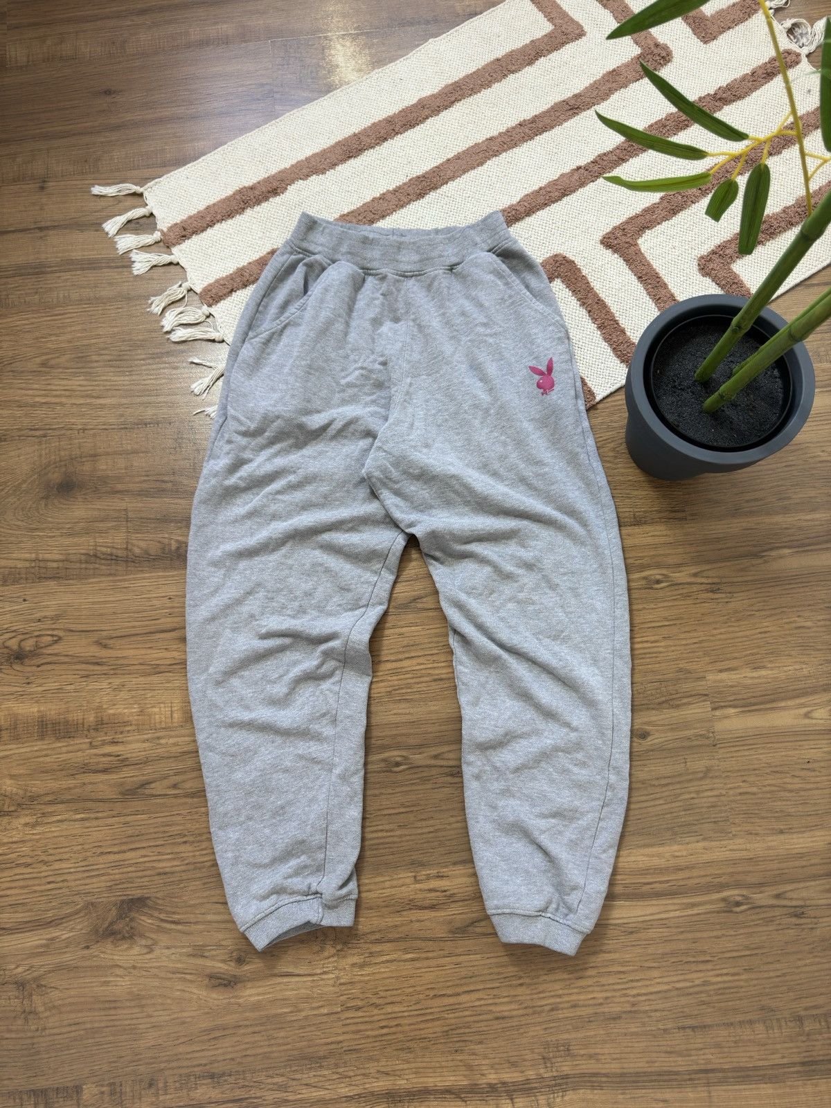 Playboy PLAYBOY CUTE BIG LOGO SWEATPANTS Size 27" / US 4 / IT 40 - 5 Thumbnail
