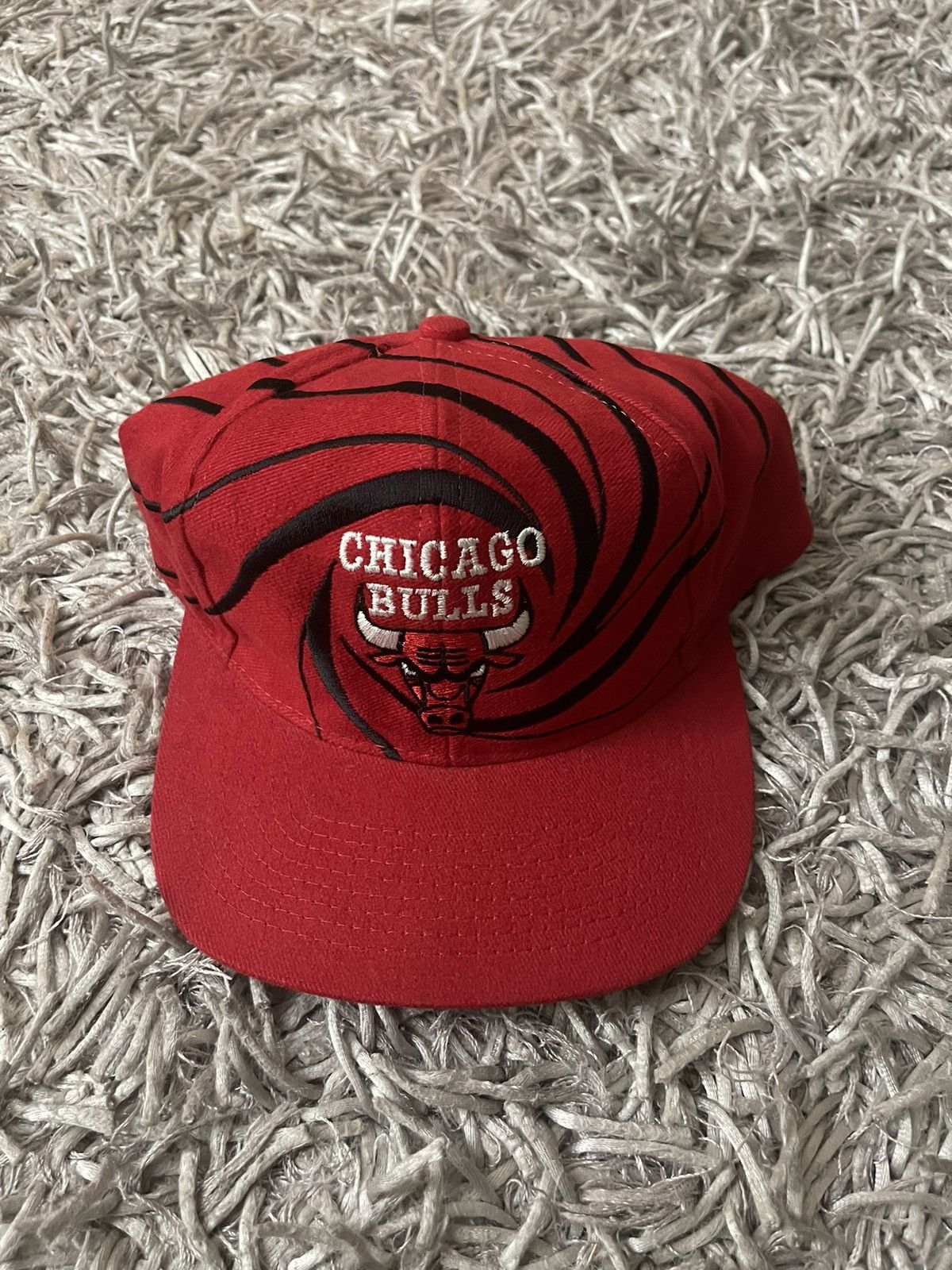 image of Drew Pearson x Hat Vintage Chicago Bulls Snapback Hat in Red, Men's