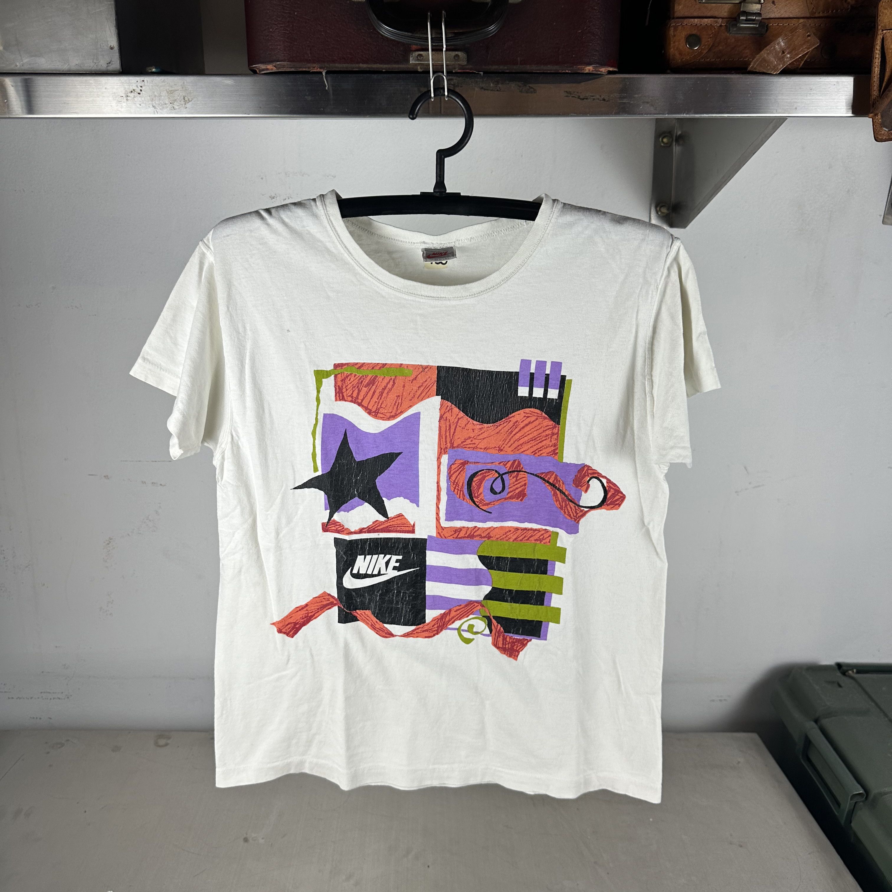 Vintage ​​​90s Nike Artwork Promo Graphic Single Stitch T-shirt Size US S / EU 44-46 / 1 - 1 Thumbnail