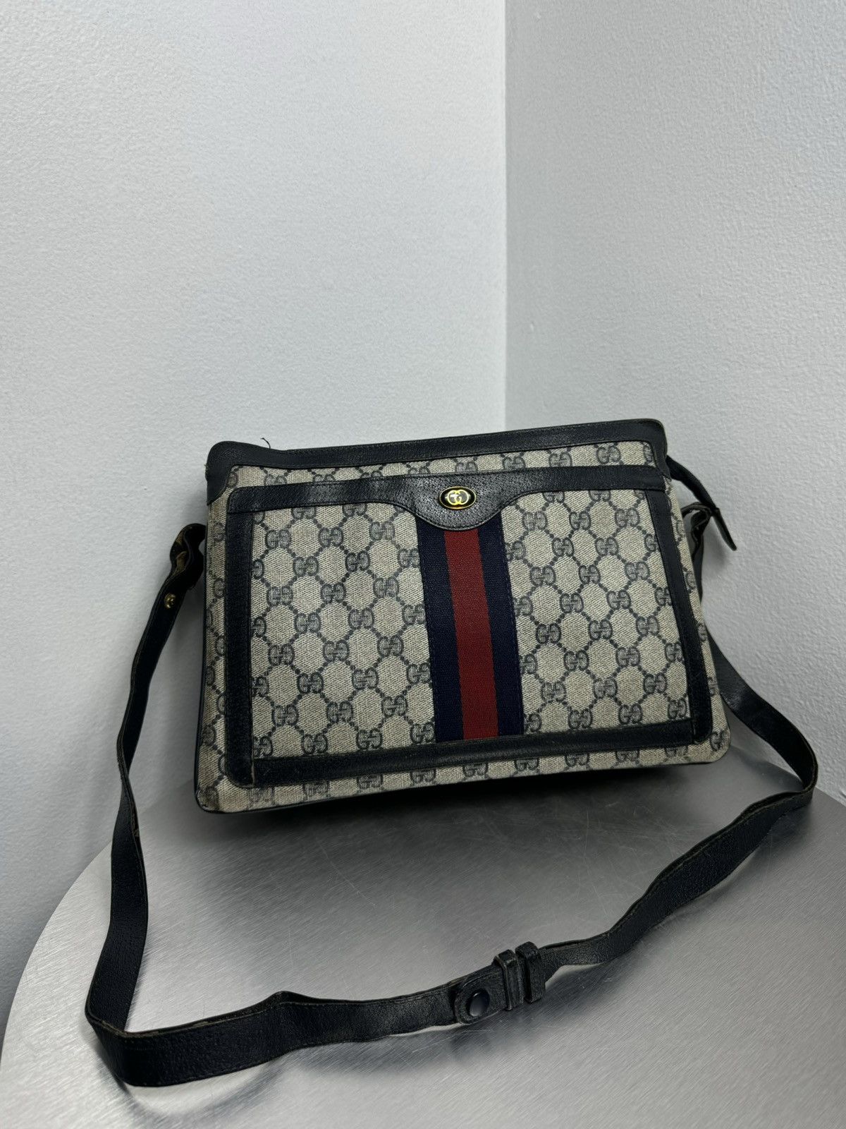Gucci × Vintage Vintage Gucci Sherry Line Monogram Navy Shoulder Bag Size ONE SIZE - 1 Thumbnail