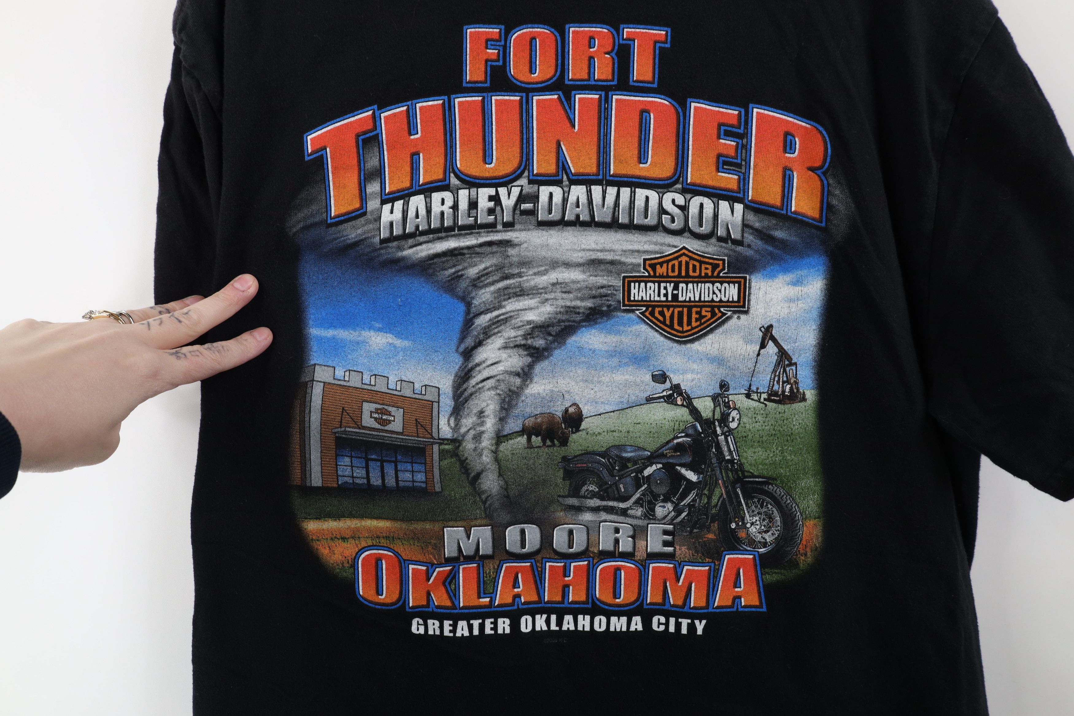 Harley Davidson Vintage Y2K Harley Davidson Spell Tornado Oklahoma T-Shirt Size US XL / EU 56 / 4 - 11 Thumbnail