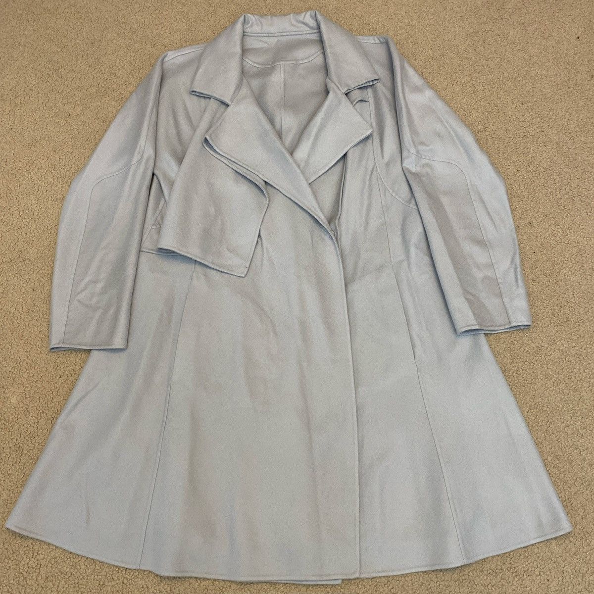 Giorgio Armani Giorgio Armani Cashmere Light Gray Over Coat Size L / US 10 / IT 46 - 2 Thumbnail
