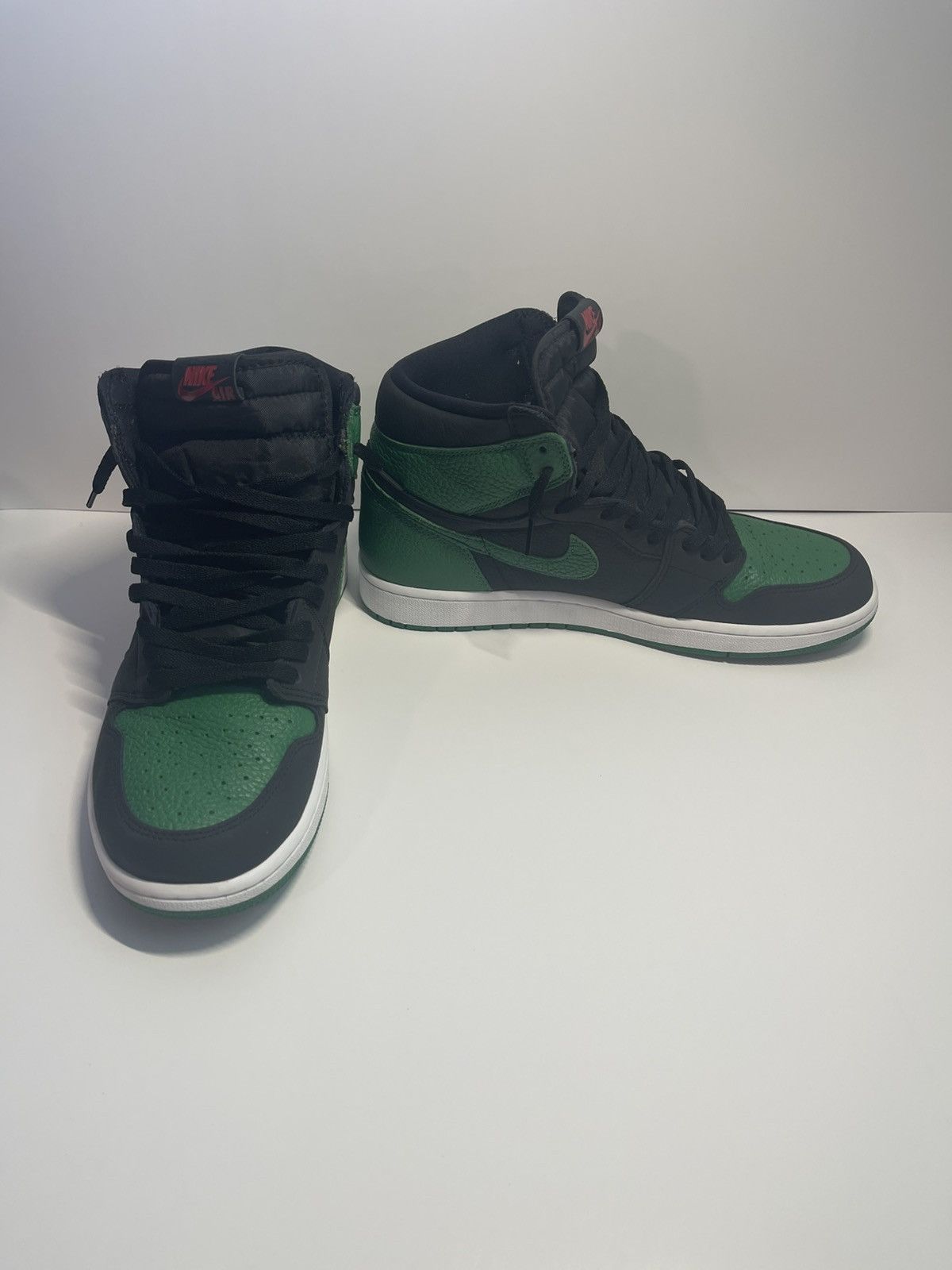 Nike Air Jordan 1 Retro High OG, Black, Green, & White 555088 030 Size US 12 / EU 45 - 2 Thumbnail