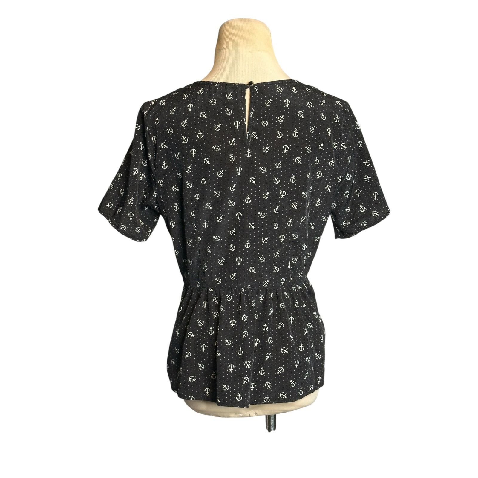 Forever 21 Forever 21 anchor print short sleeves blouse size medium Size M / US 6-8 / IT 42-44 - 12 Thumbnail