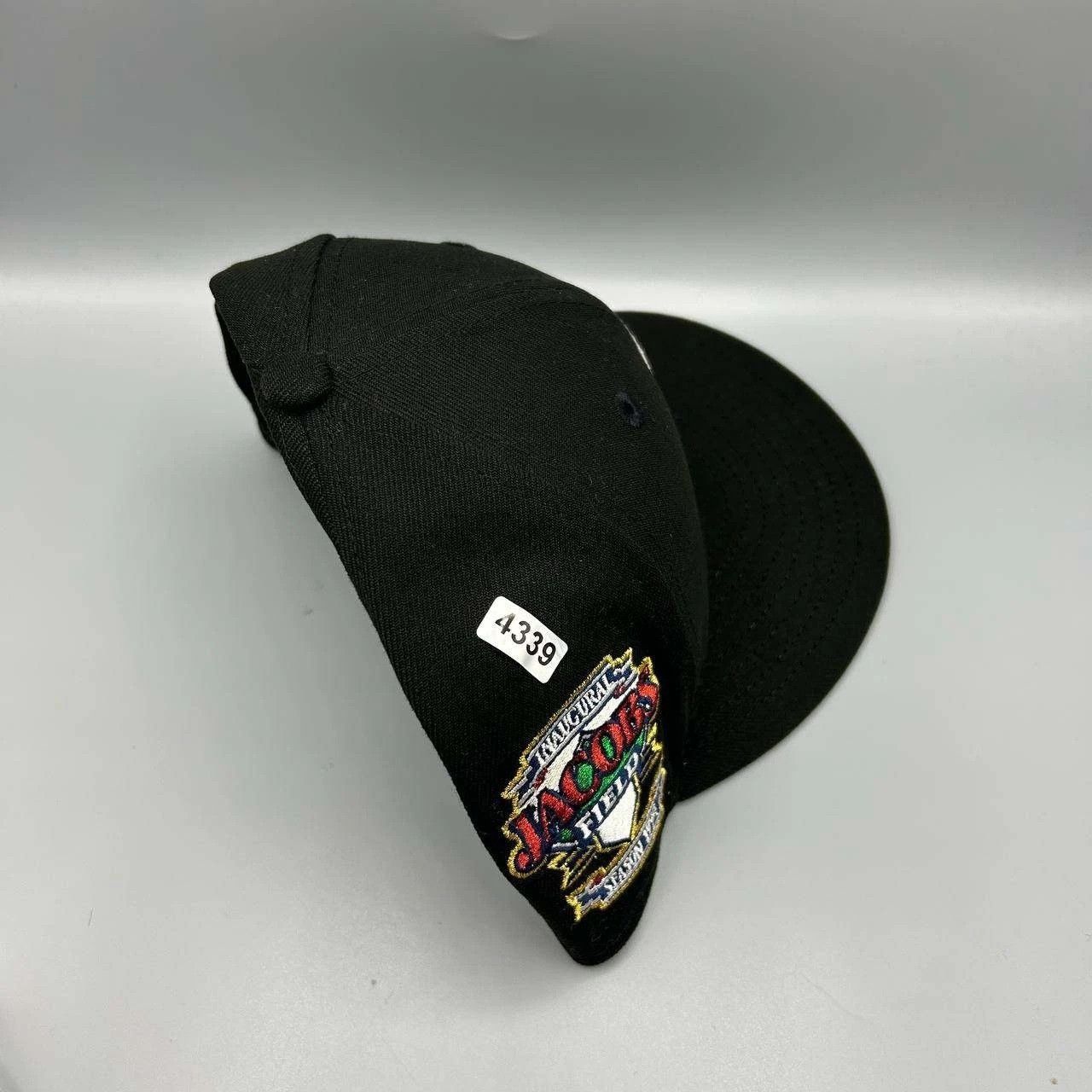 New Era Cleveland Indians Guardians Hat Men 7 1/4 Black MLB Fitted Size ONE SIZE - 10 Thumbnail