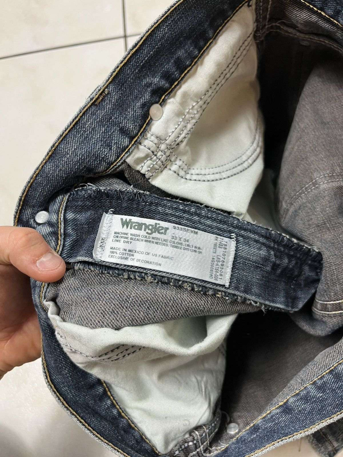 Vintage × Wrangler Vintage Wrangler cowboy cut distressed washed denim jeans Size US 33 - 17 Thumbnail