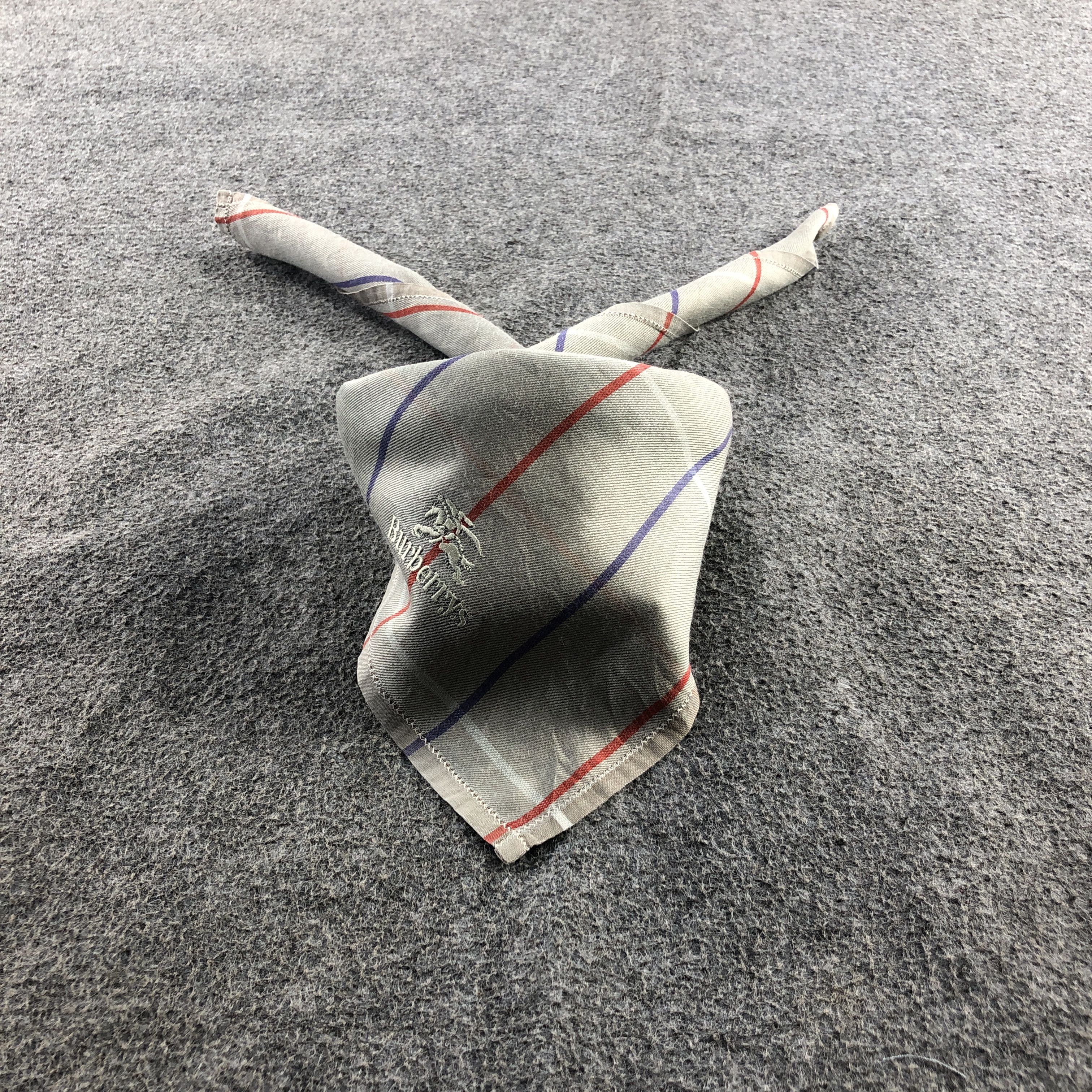 Burberry Burberry Handkerchief Neckerchief Bandana H2721 Size ONE SIZE - 1 Thumbnail