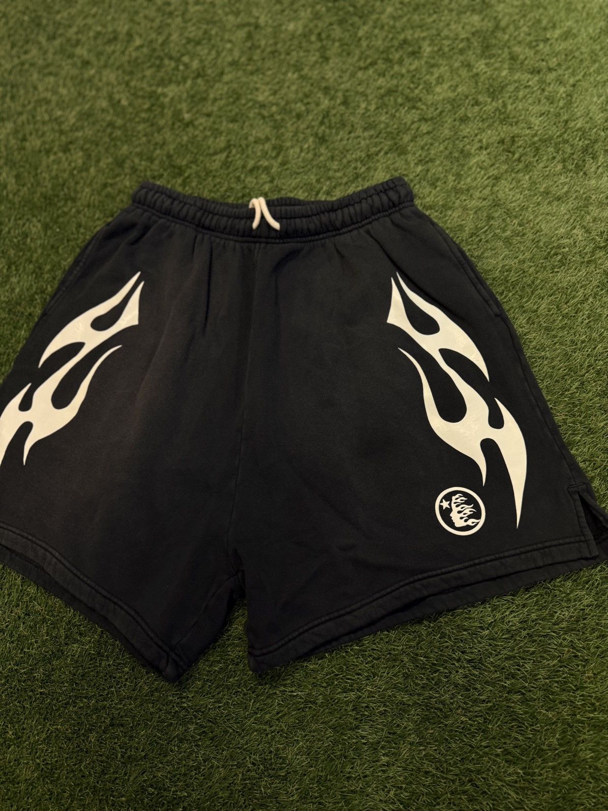 HELLSTAR Hellstar Flame Shorts Black White Size XL (NEW) Size US 34 / EU 50 - 2 Thumbnail