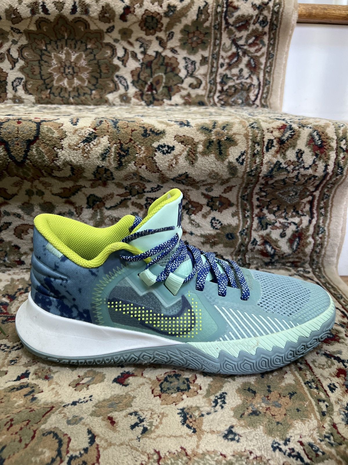 Nike Rare Kyrie 5 Size US 7.5 / EU 40-41 - 16 Thumbnail