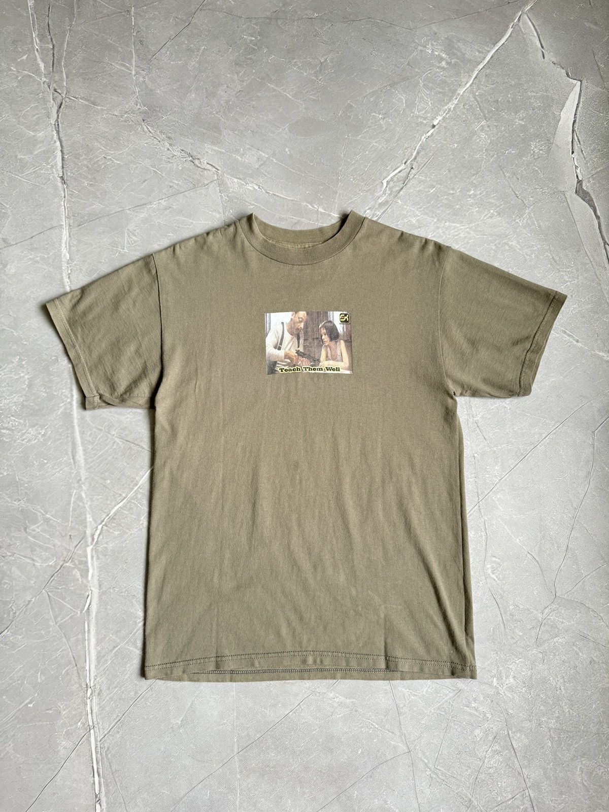 Vintage SERIAL KILLER Leon: The Professional Teach Them Well T Shirt Size US M / EU 48-50 / 2 - 1 Thumbnail