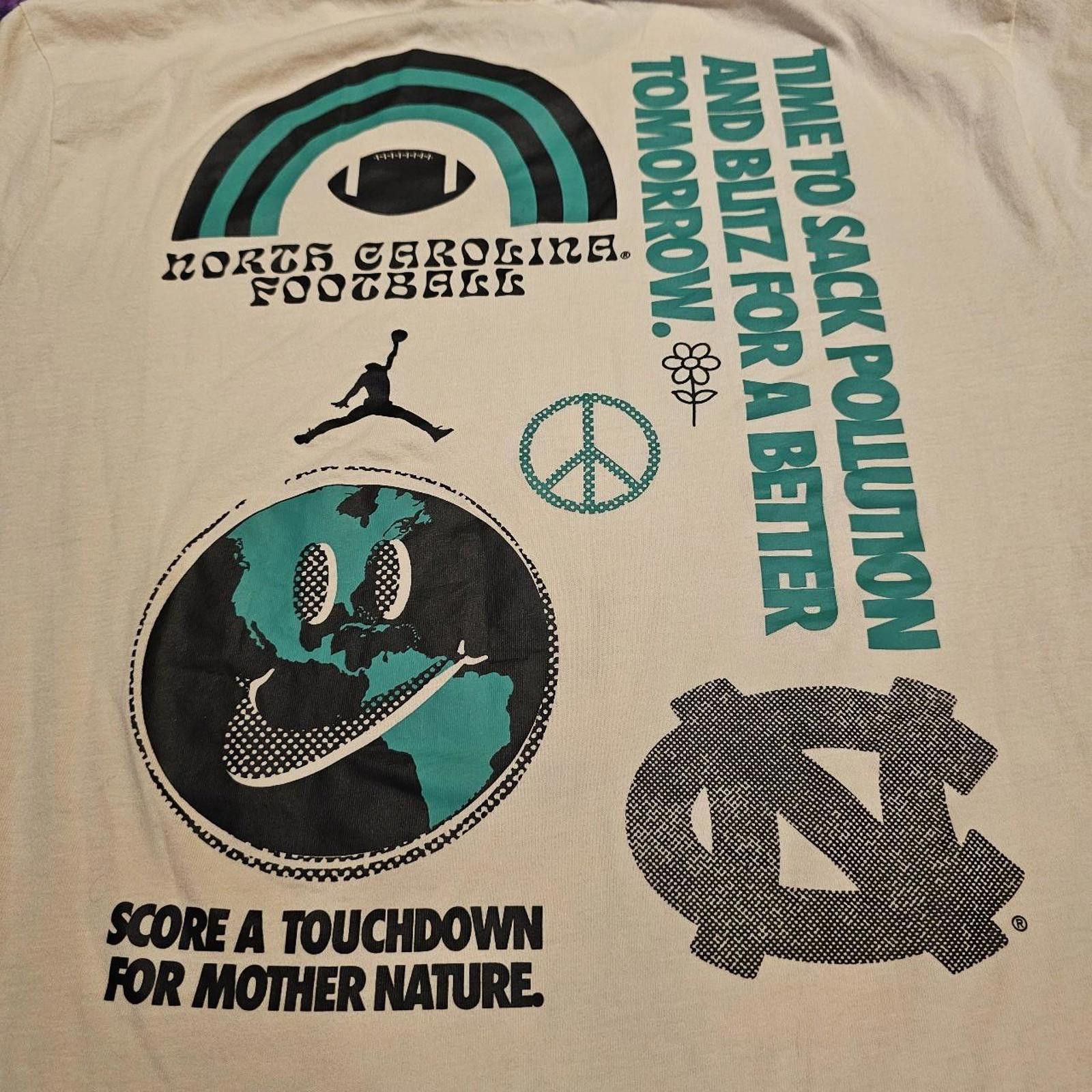 Nike Nike Men's UNC Football T-shirt Size US XL / EU 56 / 4 - 1 Thumbnail