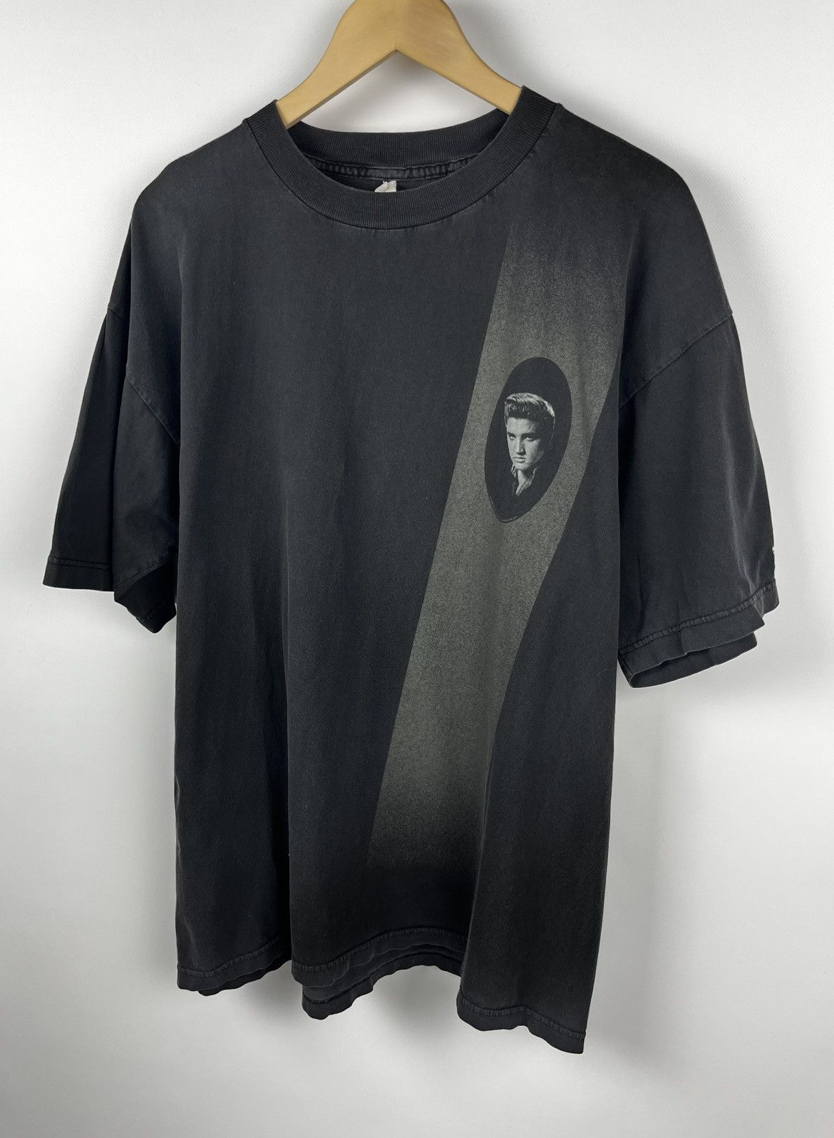 Vintage Vintage Elvis Graceland Black Tee Shirt Cronies Tag Size US XL / EU 56 / 4 - 1 Thumbnail