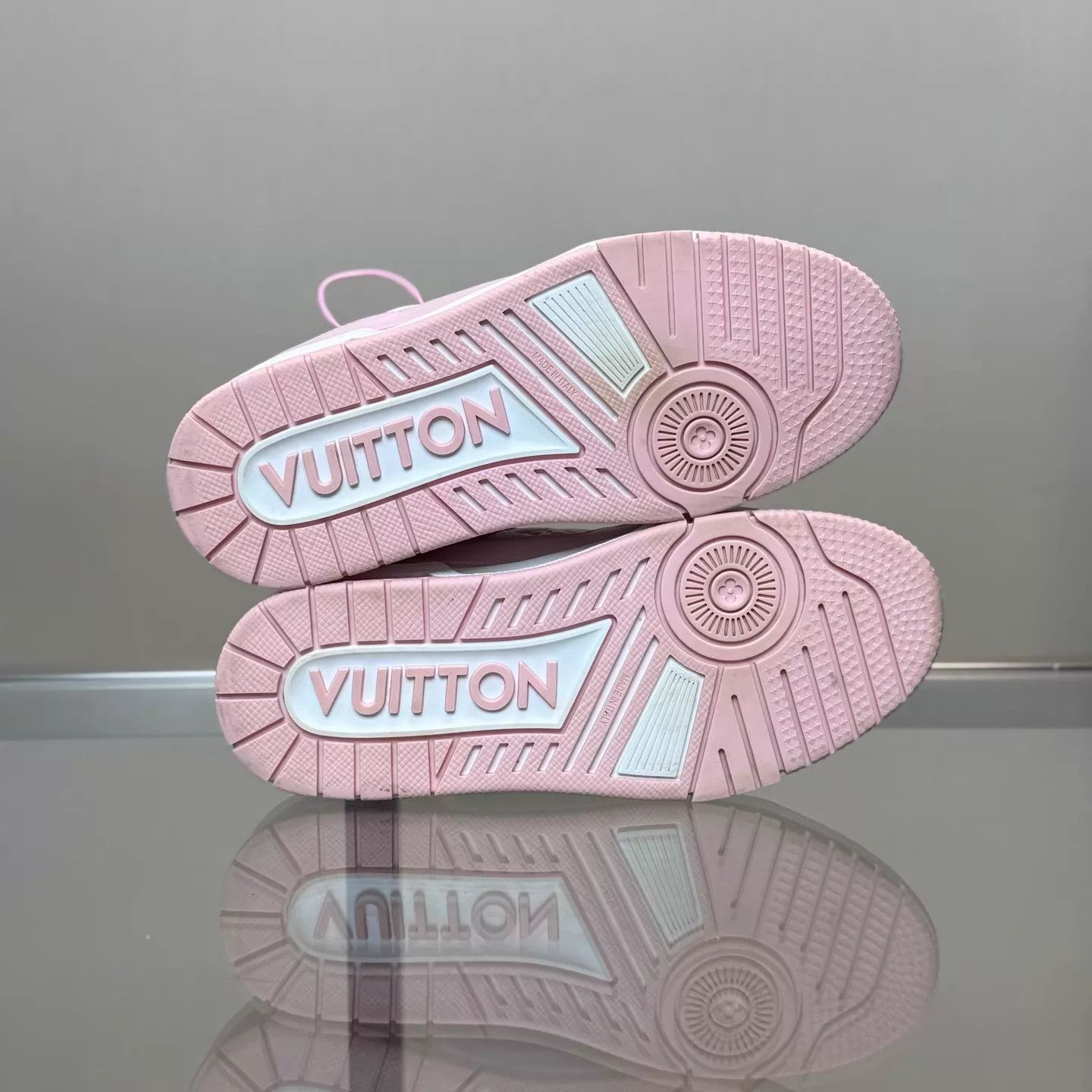 Louis Vuitton LV Trainer 25 White & Pink 36 98 DM1963 Size US 5.5 / IT 35.5 - 7 Thumbnail