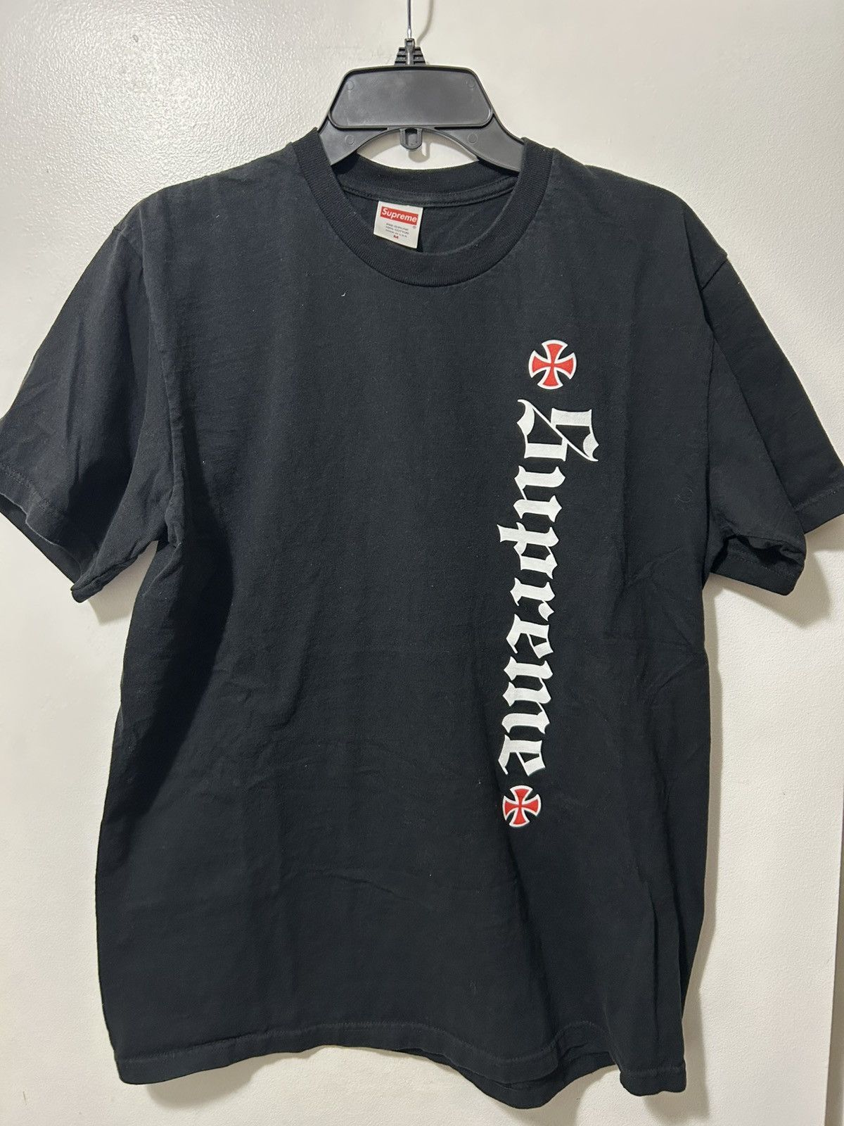 Supreme Supreme Independent Old English Tee Black Size M Size US M / EU 48-50 / 2 - 1 Thumbnail