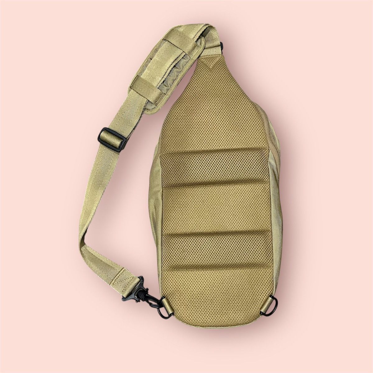 Japanese Brand × Jun Takahashi × Uniqlo DOPE UNIQLO MULTI POCKET UTILITY CROSS BODY BODYBAG Size ONE SIZE - 10 Thumbnail