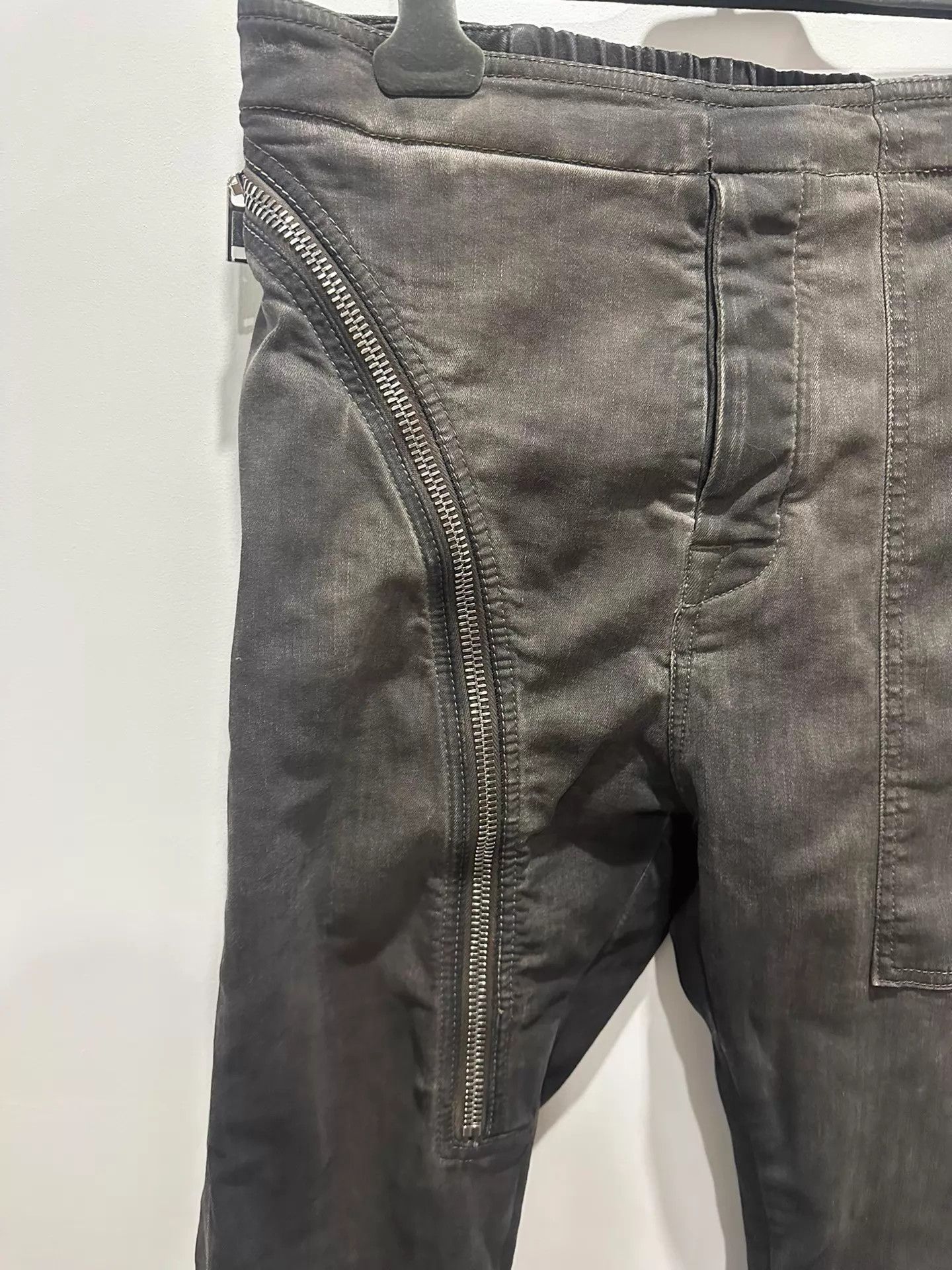 Rick Owens Rick Owens DRKSHDW slant zip charcoal S cargo pants Size US 29 - 2 Thumbnail