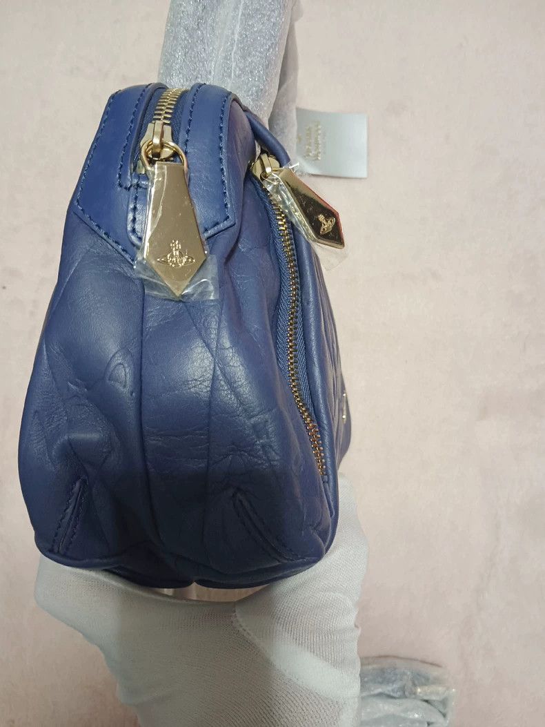 Vivienne Westwood vivienne westwood size os Full cowhide relief back/luggage Size ONE SIZE - 7 Thumbnail