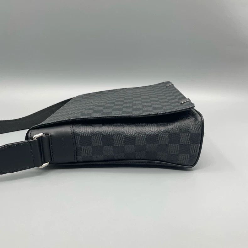 Louis Vuitton LV Black Checkerboard Crossbody Bag-2506