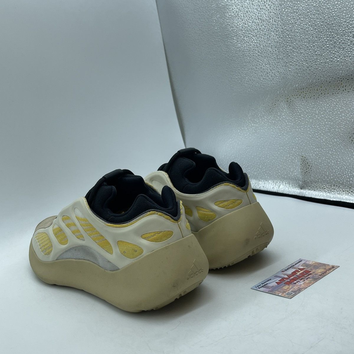 Adidas Yeezy 700 safflower Size US 10.5 / EU 43-44 - 4 Thumbnail