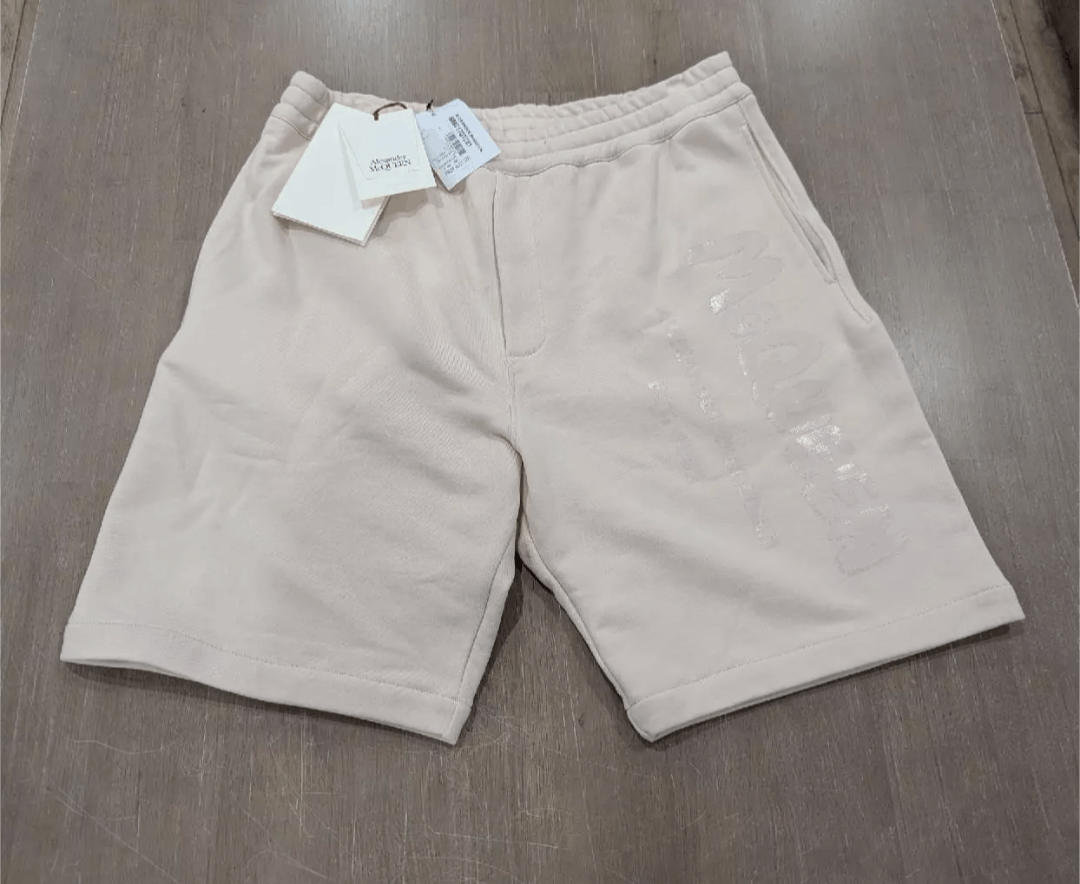 Alexander McQueen Alexander McQueen Graffiti Logo Sweat Shorts Ecru XL Size US 36 / EU 52 - 1 Thumbnail