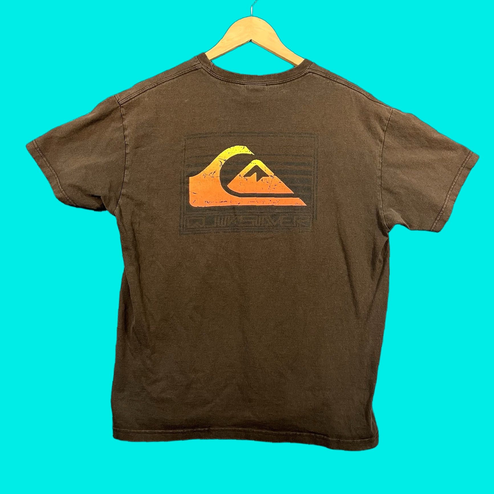 Quiksilver VINTAGE Quiksilver T-Shirt Brown 90s Surf Skate Logo Cotton Men L Short Sleeve Crew Neck Grunge Center Size US L / EU 52-54 / 3 - 1 Thumbnail