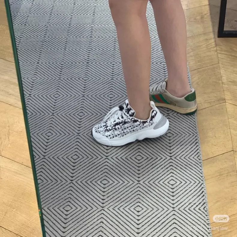 Dior Dior Black and White Sneakers Size 37-2506 Size US 6.5 / EU 39-40 - 9 Thumbnail