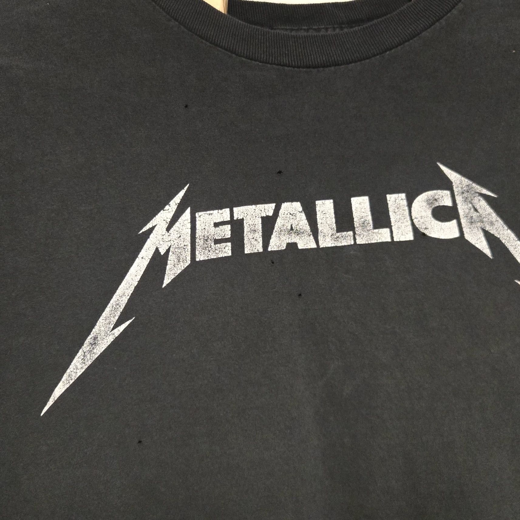 Vintage VINTAGE Metallica T-Shirt DISTRESSED Y2K FADED BLACK Crew Neck Short Sleeve size XL Men 90s Band Music Graphic Print T-Shirt Size US XL / EU 56 / 4 - 4 Thumbnail