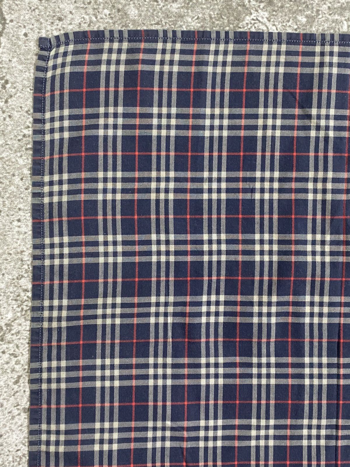 Burberry Burberry Handkerchief / Bandana / Neckerchief Size ONE SIZE - 4 Thumbnail
