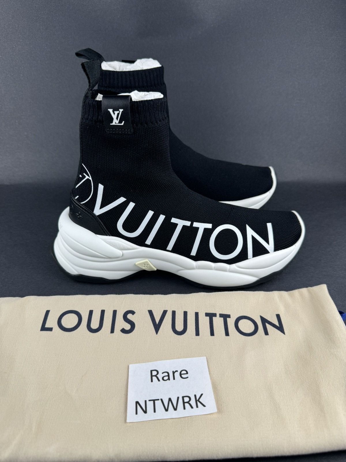 Louis Vuitton Authentic Louis Vuitton Run 55 Sneaker Boot size 36 (US 6) Size US 6 / IT 36 - 3 Thumbnail