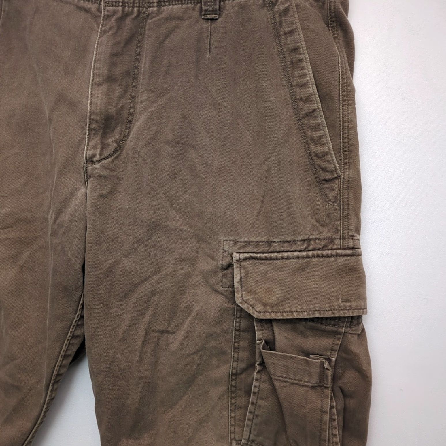 Banana Republic Banana Republic Cargo Shorts Brown Classic Fit Men 33 Cargo Shorts Brown Classic Fit Men Size 33 Brown Solid Cotton Men’s 33 Mens Size US 33 - 4 Thumbnail