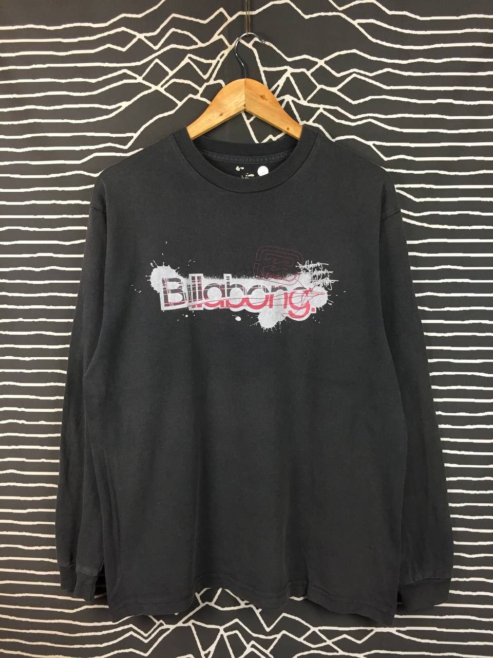 Billabong Vtg Billabong Splatter Graphic Surfwear Long Sleeve Tee Size US L / EU 52-54 / 3 - 1 Thumbnail