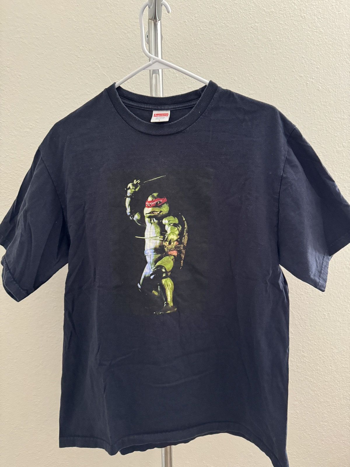 Supreme Supreme raphael tee navy Size US L / EU 52-54 / 3 - 1 Thumbnail