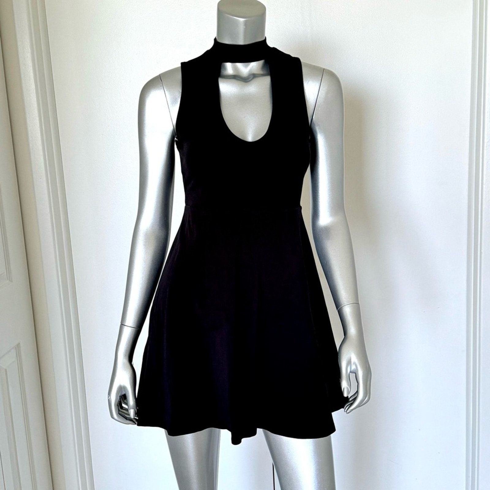 Express EXPRESS Black Dress, Size S Size S / US 4 / IT 40 - 1 Thumbnail