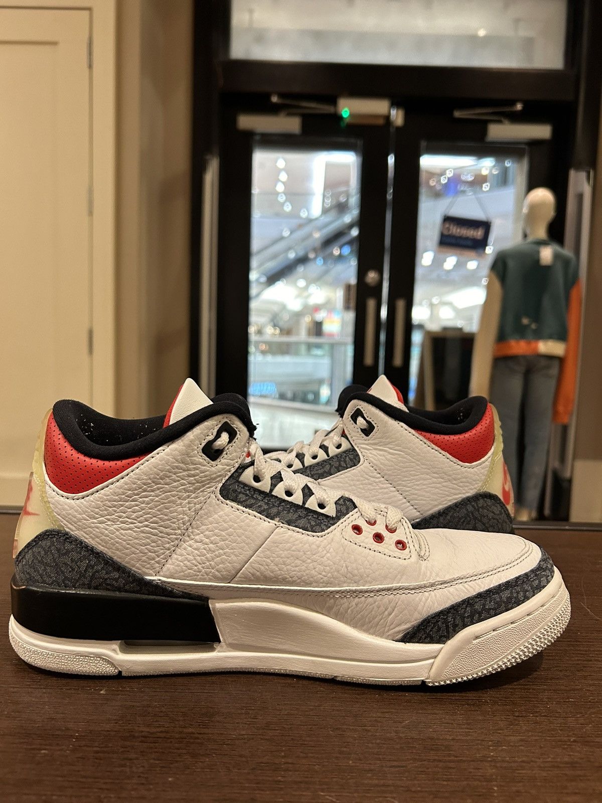Jordan Brand Jordan 3 Retro SE ‘Fire Red Denim’ Size US 9.5 / EU 42-43 - 4 Thumbnail