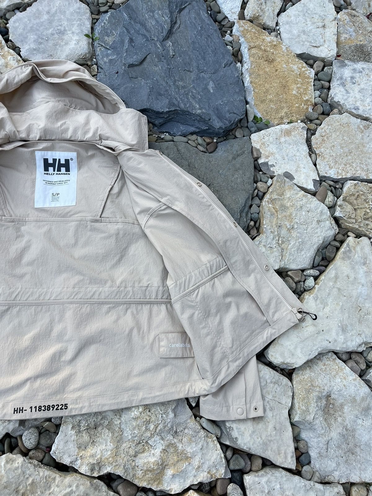 Designer × Helly Hansen Helly Hansen HH-118389225 arc hood system sample jacket Size US S / EU 44-46 / 1 - 20 Thumbnail
