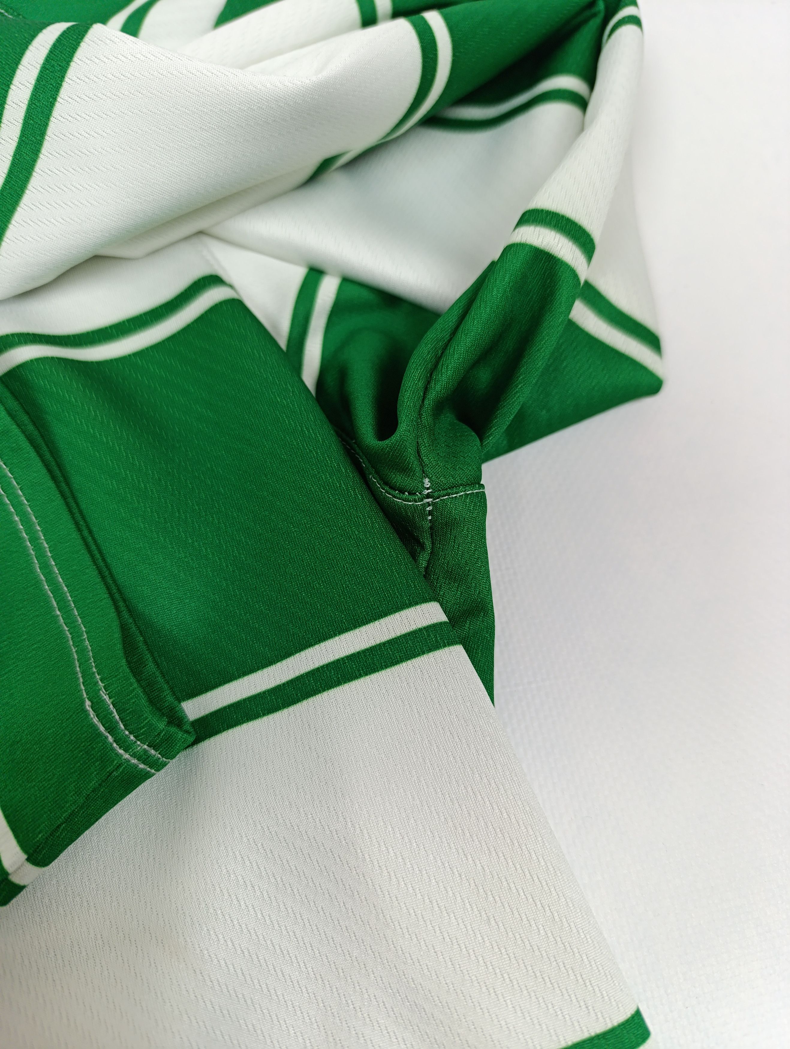New Balance NEW BALANCE CELTIC HOME LONG SLEEVE JERSEY 2015 - 2016 Size US M / EU 48-50 / 2 - 11 Thumbnail