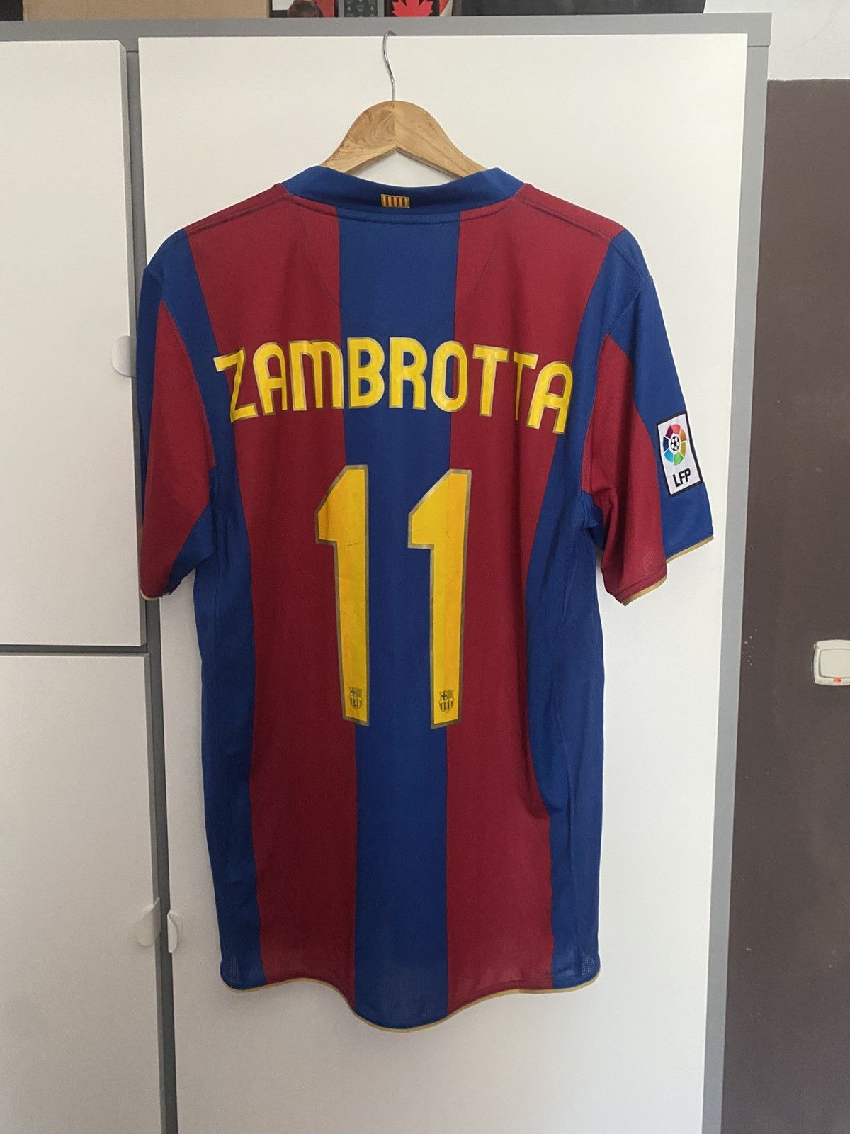 Nike FC Barcelona 2007 Camp Nou Anniversary Jersey – Zambrotta Size US XL / EU 56 / 4 - 4 Thumbnail
