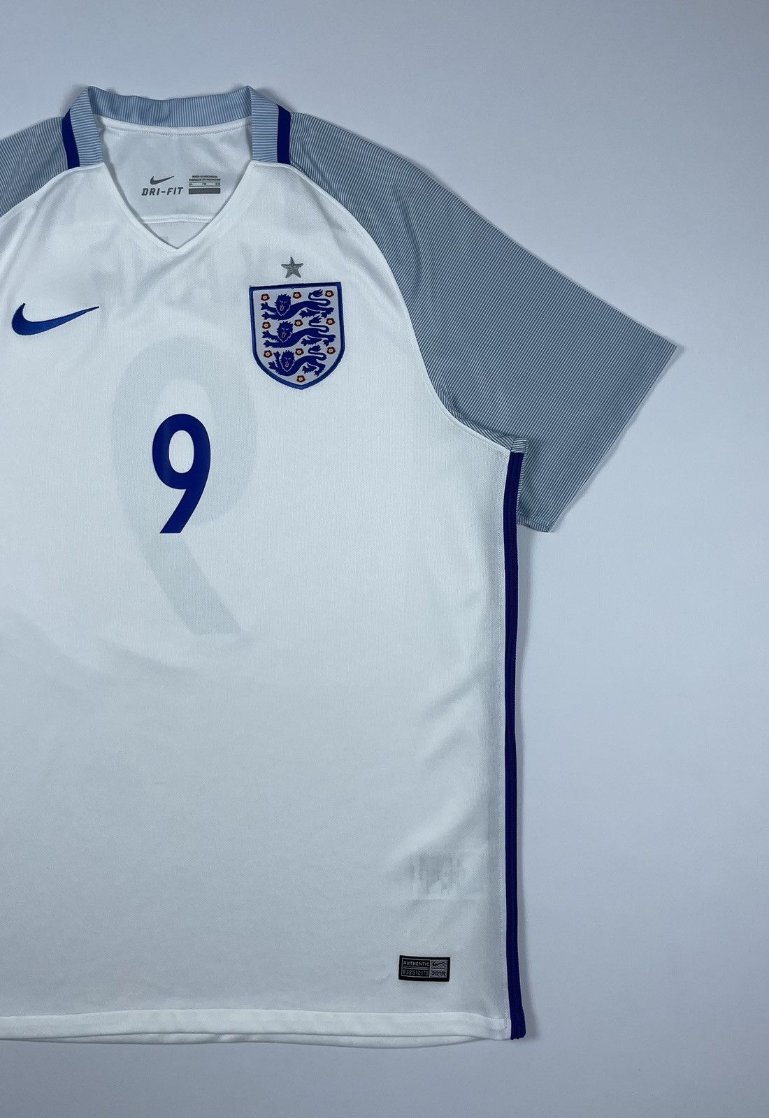 Nike Nike England Harry Kane #9 Soccer Jersey Size US XL / EU 56 / 4 - 4 Thumbnail