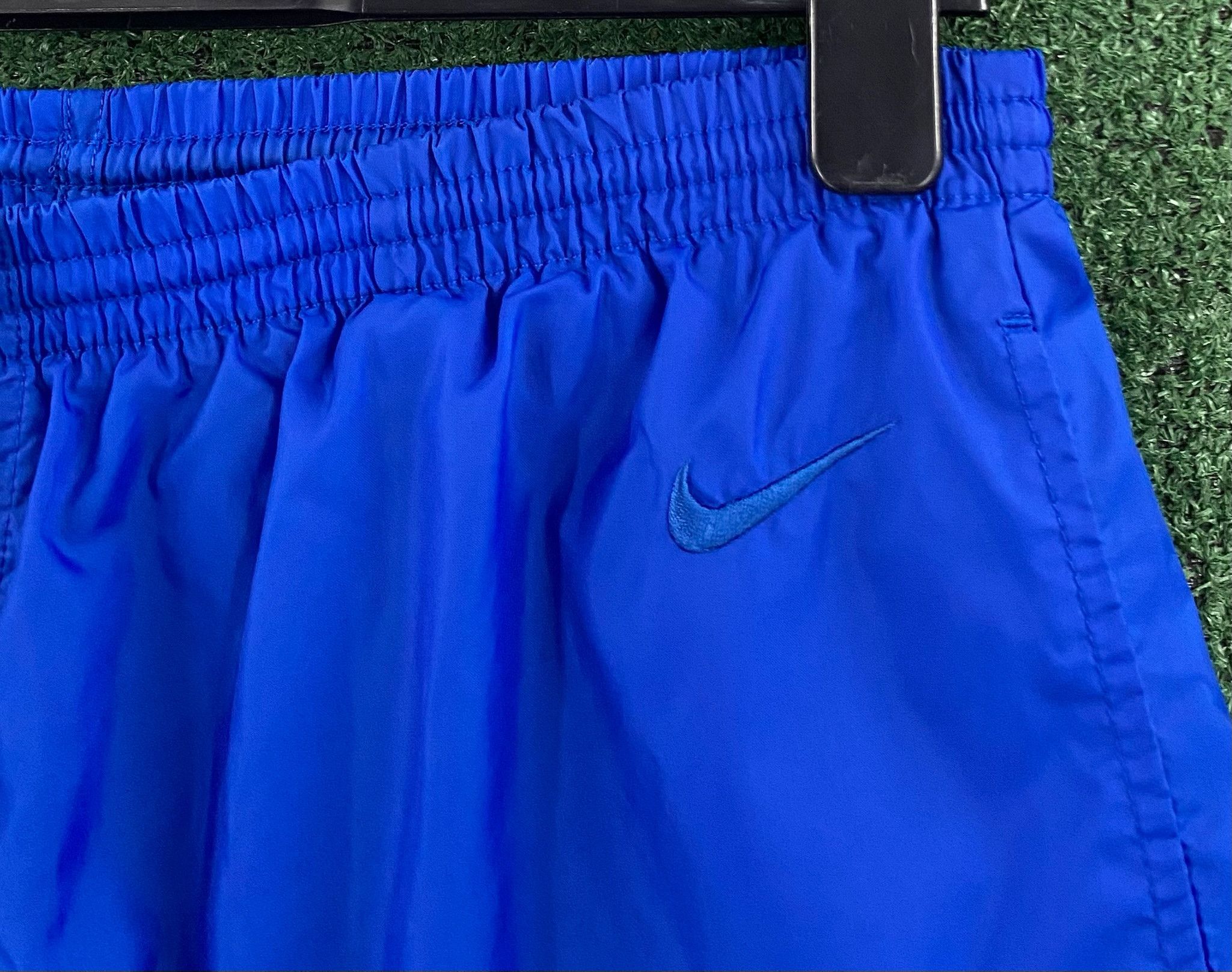 Nike 90s Nike Embroidered Swoosh Windbreaker Pants Large Size US 36 / EU 52 - 3 Thumbnail