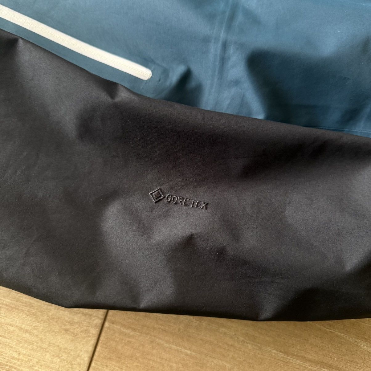 Arc'teryx Arc'teryx Beta Jacket Gore-Tex Mens Size US XL / EU 56 / 4 - 9 Thumbnail