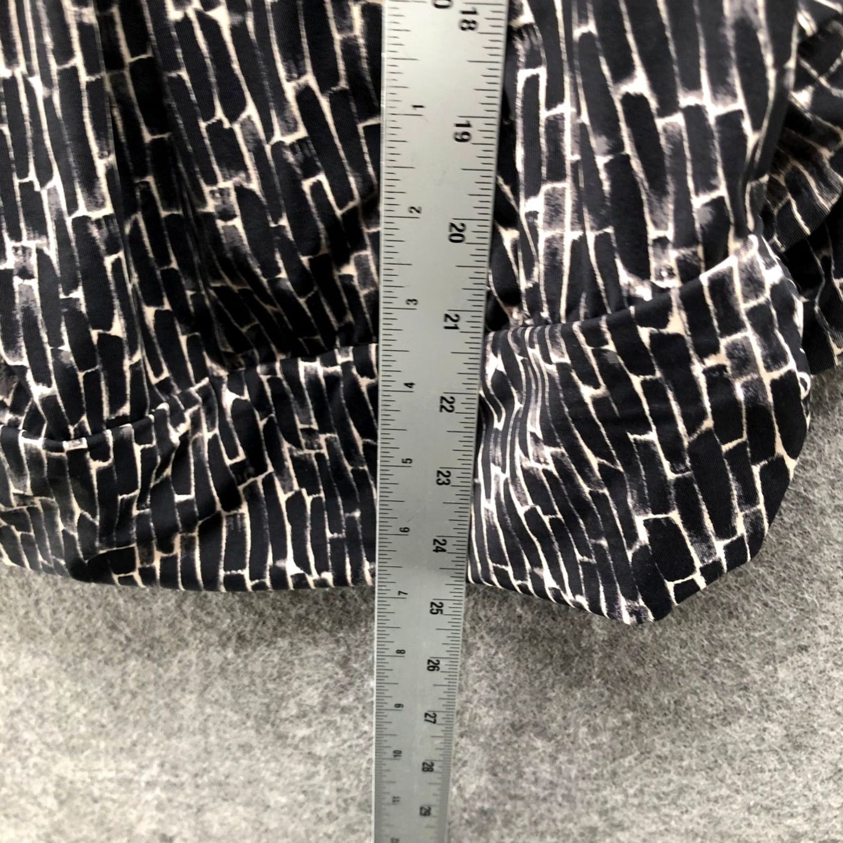 Vintage Garnet Hill Tankini Swim Top Womens 10 Black Beige Printed Padded Geometric Strap Wide Adjustable Built-In Bra Beach Art Size L / US 10 / IT 46 - 7 Thumbnail