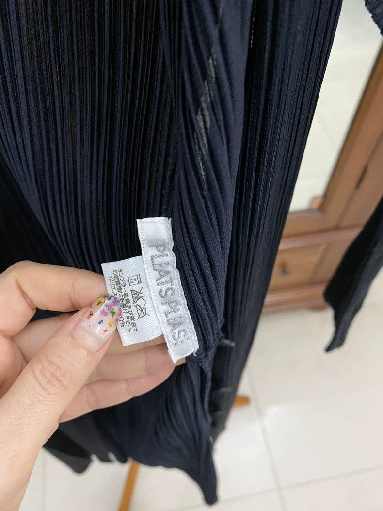 Issey Miyake Issey Miyake Black pleated cardigan Size M / US 6-8 / IT 42-44 - 3 Thumbnail