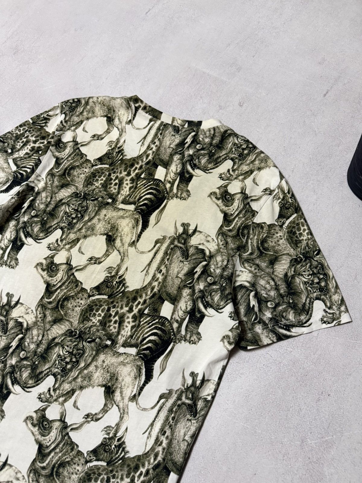 Louis Vuitton Louis Vuitton T Shirt Tee Overprinted Mens M Size Size US M / EU 48-50 / 2 - 12 Thumbnail