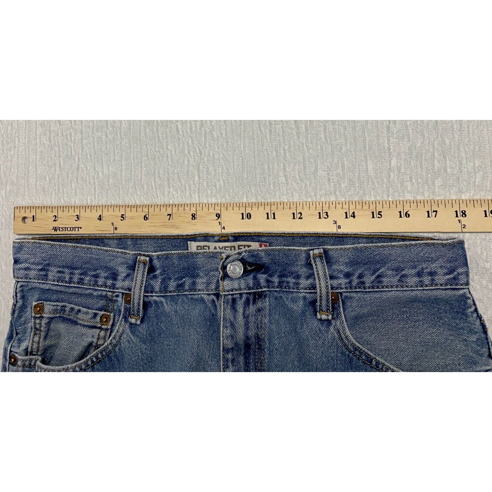 Levi's VINTAGE Levi's 550 Jeans Mens 36x30 Blue Light Wash Relaxed Fit 5-Pocket Straight Denim Cotton 100% USA Mexico (if country needed?) Size US 36 / EU 52 - 6 Thumbnail