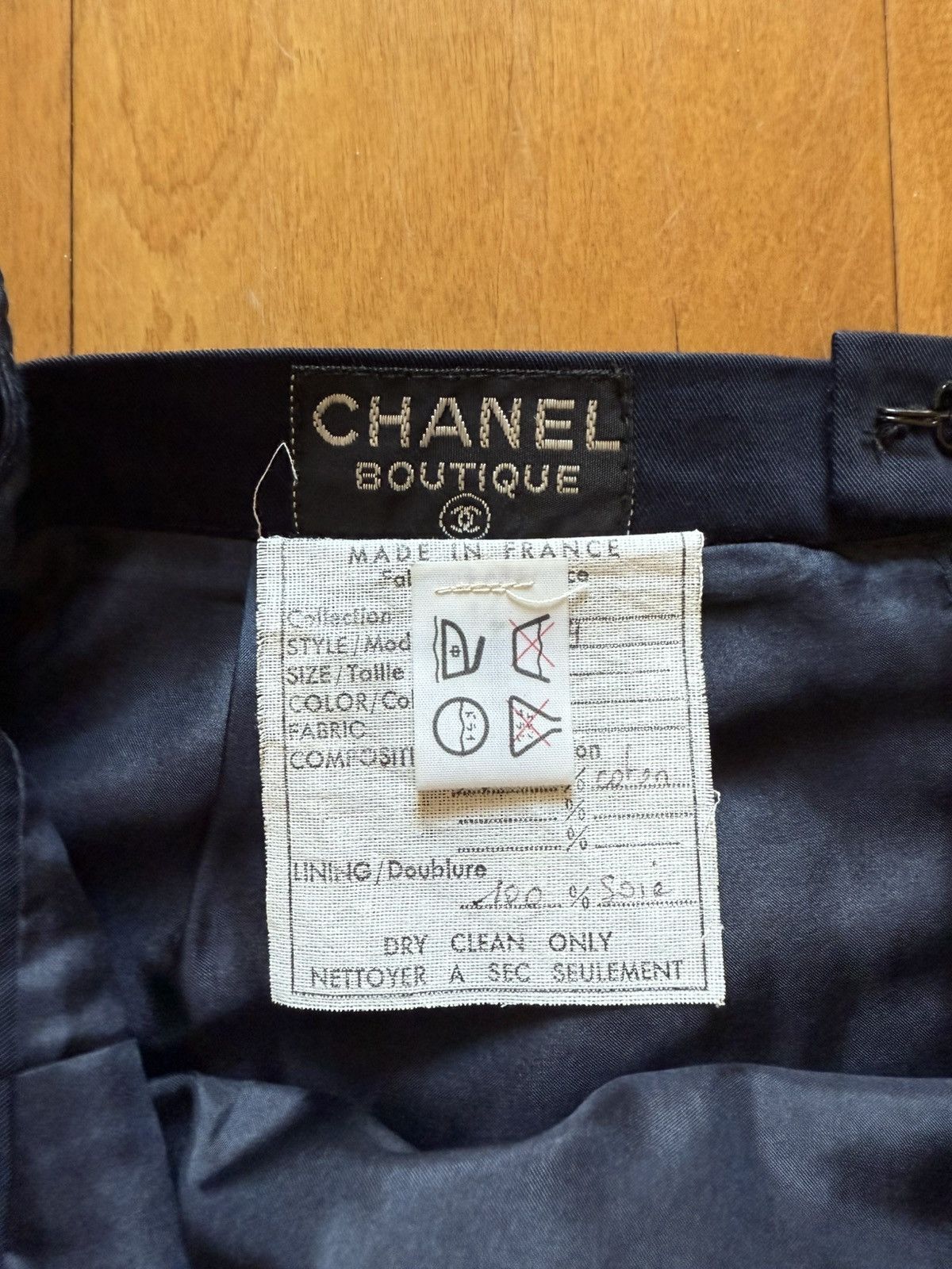 Chanel *RARE* Vintage Chanel Midiskirt Size 27" / US 4 / IT 40 - 2 Thumbnail