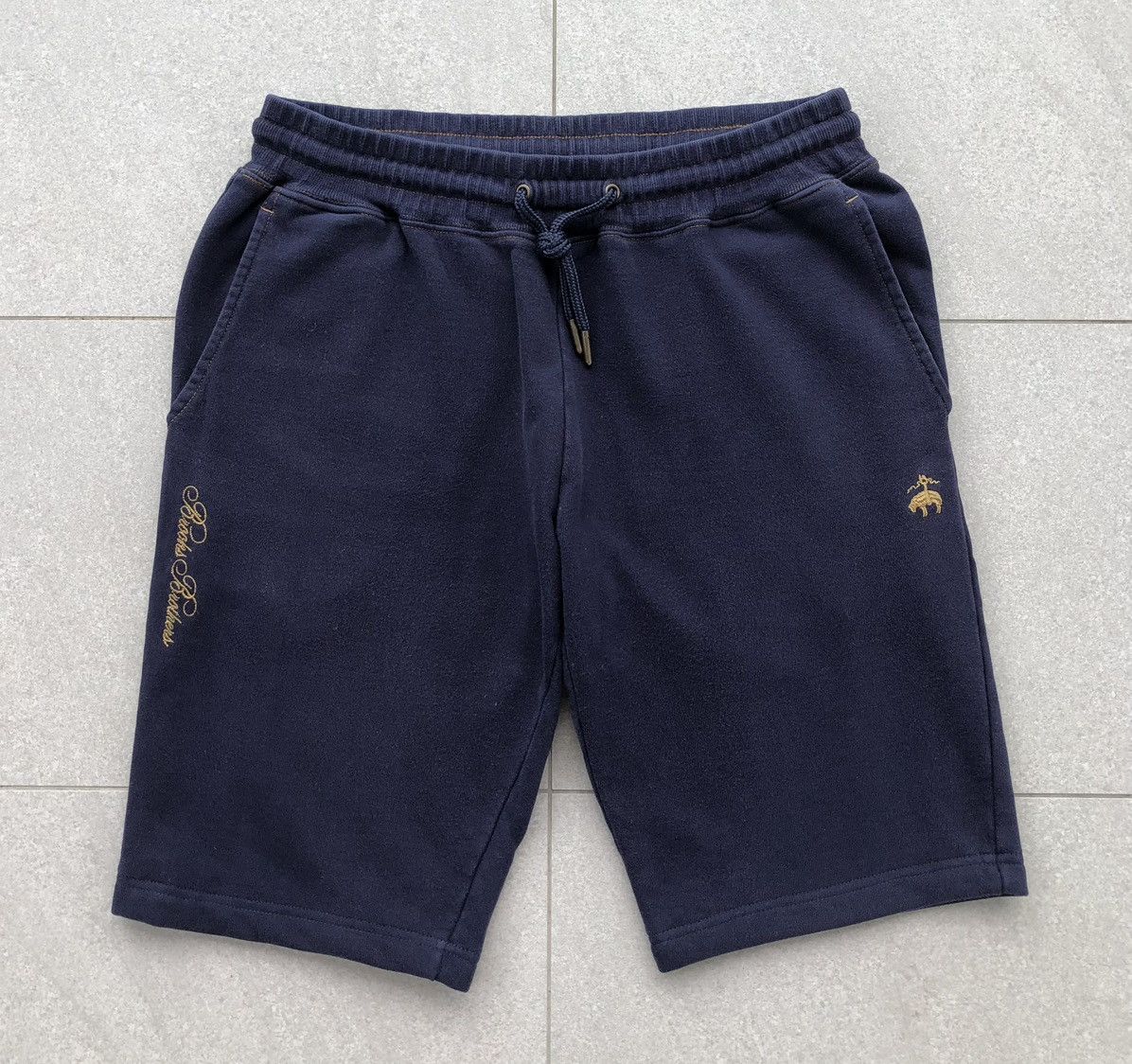 Brooks Brothers Brooks Brothers shorts Pants With A Gold Embroidered Logo Size US 34 / EU 50 - 11 Thumbnail