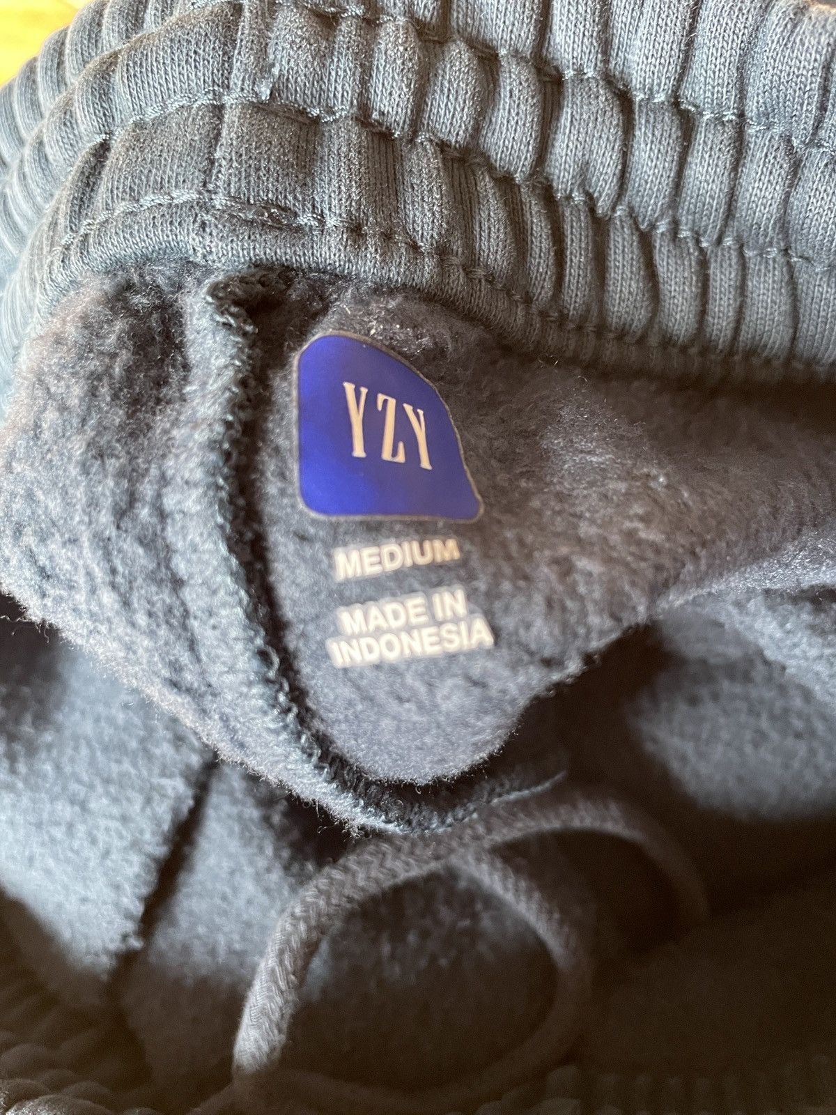 Balenciaga × Gap × Kanye West YGEBB Yeezy Gap Fleece Joggers Size Medium Size US 32 / EU 48 - 6 Thumbnail