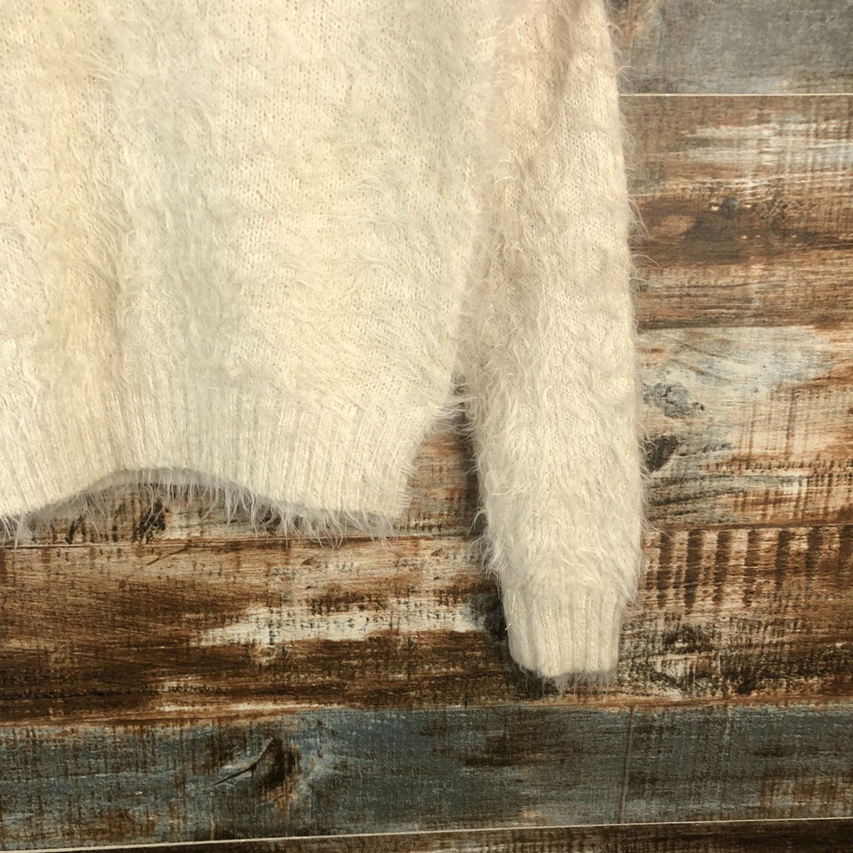 Vintage DL Ingni White shaggy fur Mohair Knitwear #C390 Size S / US 4 / IT 40 - 8 Thumbnail